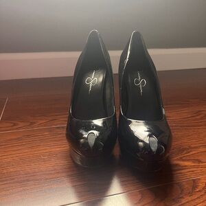 Jessica Simpson Black Patent Platform Peep-Toe Pumps